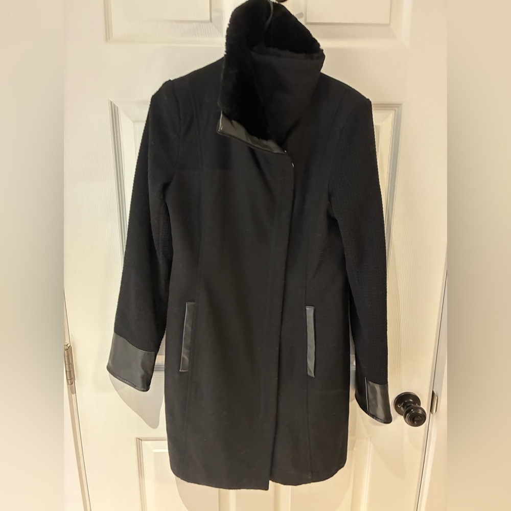 Black Coat w/ Faux Fur Collar & Leather Details